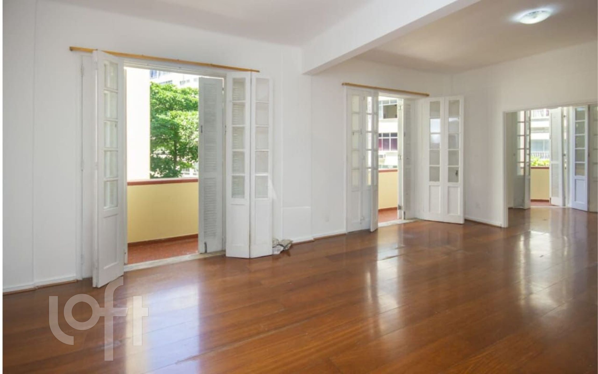 Apartamento à venda com 3 quartos, 150m² - Foto 1