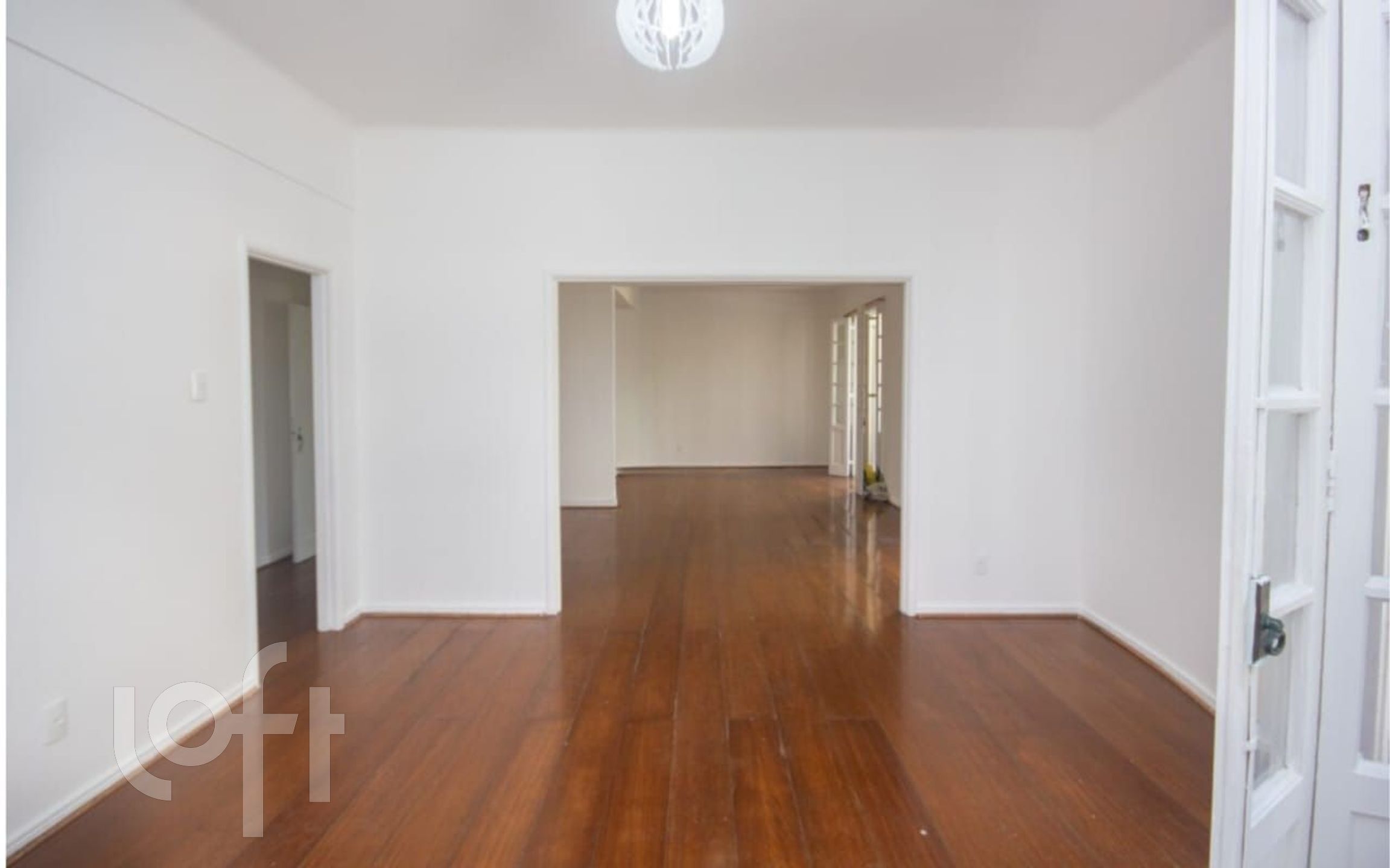 Apartamento à venda com 3 quartos, 150m² - Foto 2