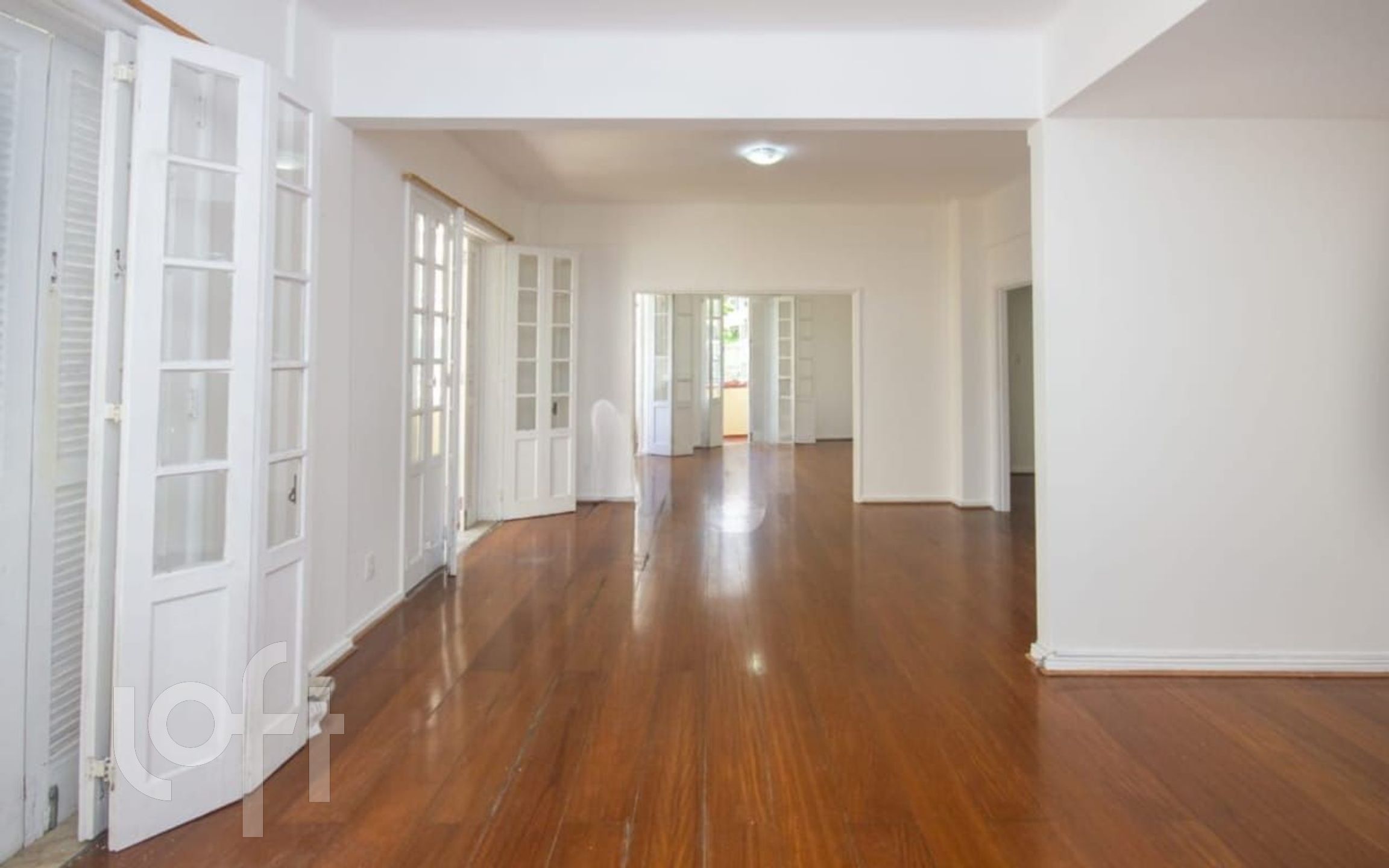 Apartamento à venda com 3 quartos, 150m² - Foto 3