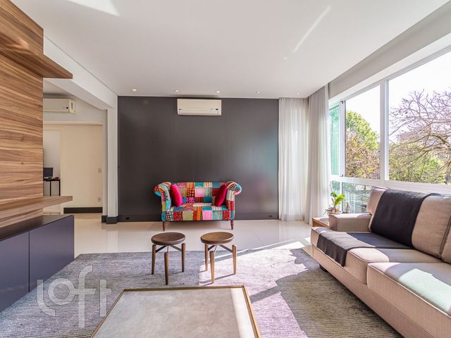 Apartamento com 104m², 2 dormitórios, 2 suítes, 2 vagas, Menino Deus em Porto Alegre