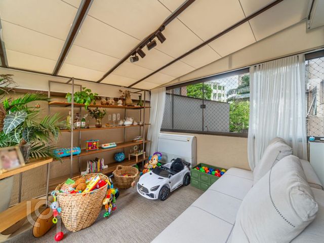 Apartamento com 120m², 3 dormitórios, 1 suíte, 2 vagas, Higienópolis em Porto Alegre