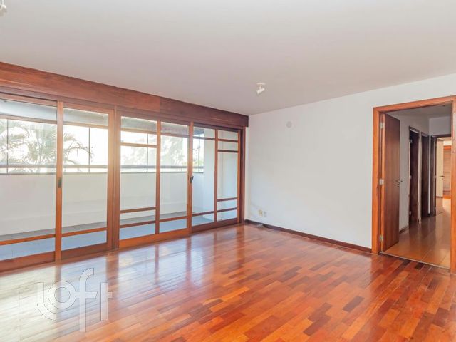 Apartamento com 121m², 3 dormitórios, 1 suíte, 1 vaga, Santana em Porto Alegre