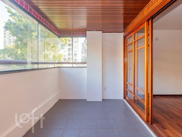 Apartamento com 121m², 3 dormitórios, 1 suíte, 1 vaga, Santana em Porto Alegre