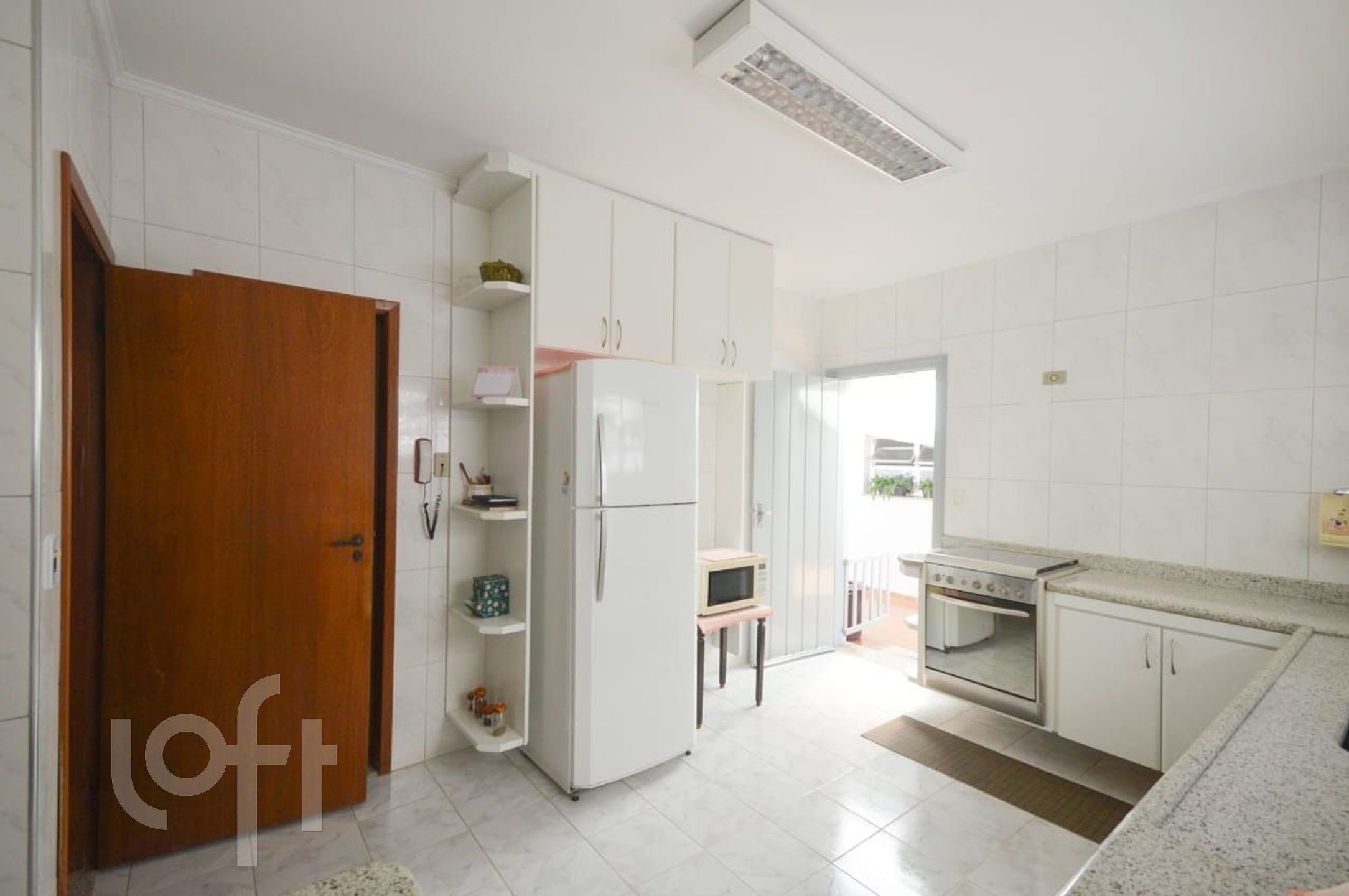 Casa à venda com 5 quartos, 240m² - Foto 12