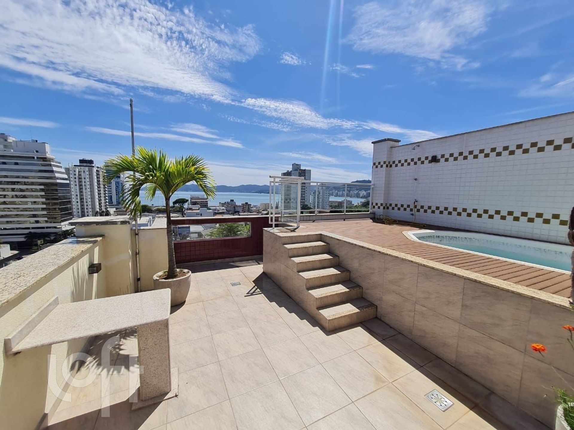 Apartamentos com 206m², 4 quartos, 2 suítes, 2 garagens, no bairro Estreito em Florianópolis