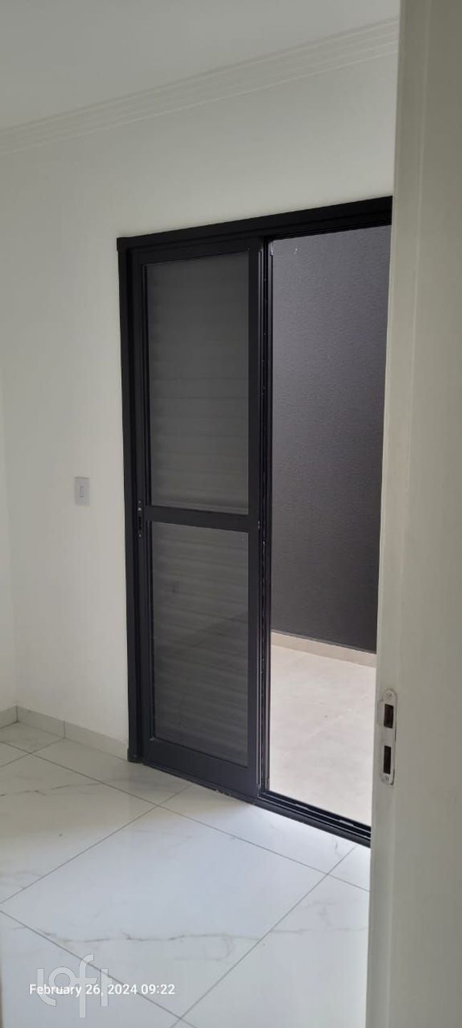 Apartamento à venda com 2 quartos, 41m² - Foto 2