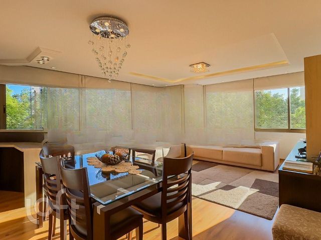 Apartamento com 114m², 3 dormitórios, 1 suíte, 2 vagas, Auxiliadora em Porto Alegre