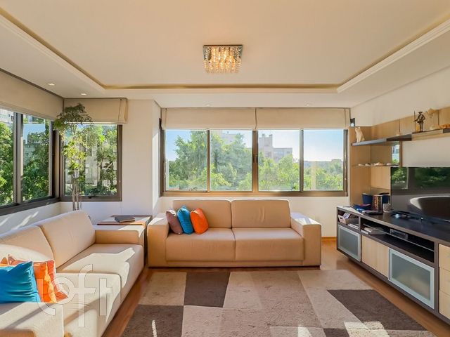 Apartamento com 114m², 3 dormitórios, 1 suíte, 2 vagas, Auxiliadora em Porto Alegre