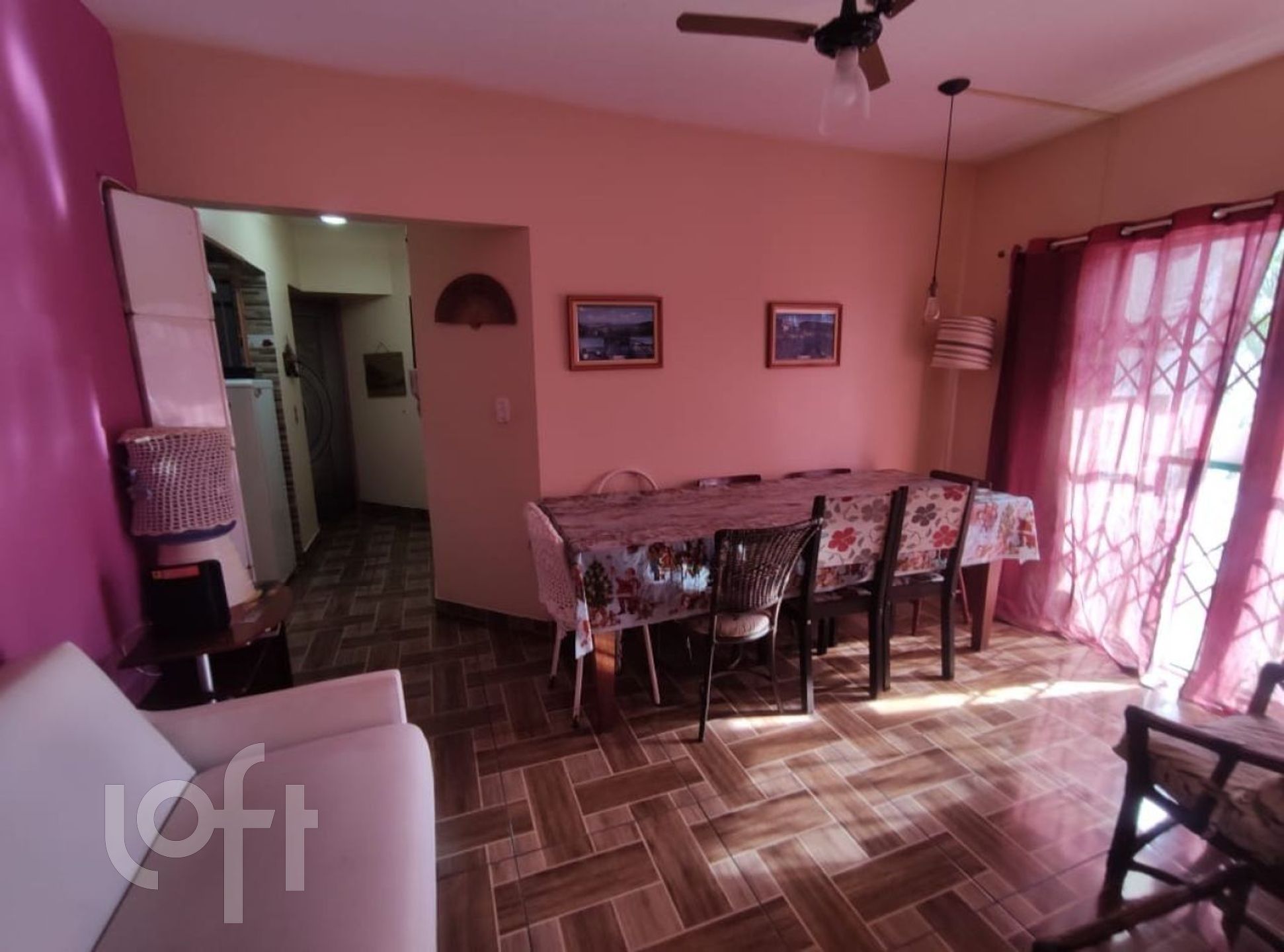 Apartamento à venda em Canasvieiras com 44 m², 1 quarto, 1 vaga