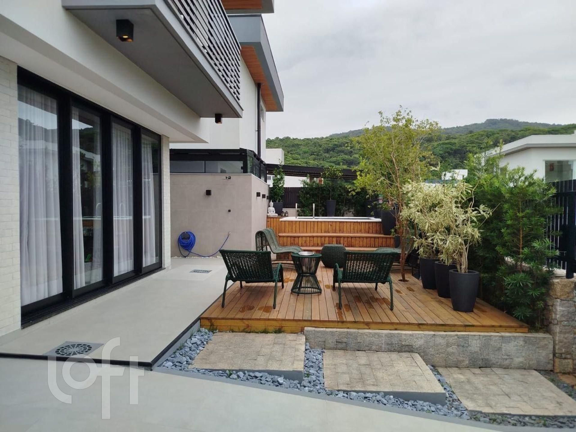 Casa à venda em Rio tavares central com 180 m², 3 quartos, 1 suíte, 2 vagas