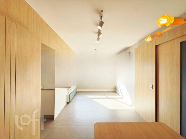 Apartamento com 83m², 3 dormitórios, 1 suíte, 2 vagas, Vila Ipiranga em Porto Alegre