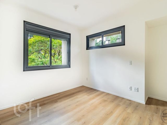 Apartamento com 80m², 2 dormitórios, 2 suítes, 2 vagas, Petrópolis em Porto Alegre