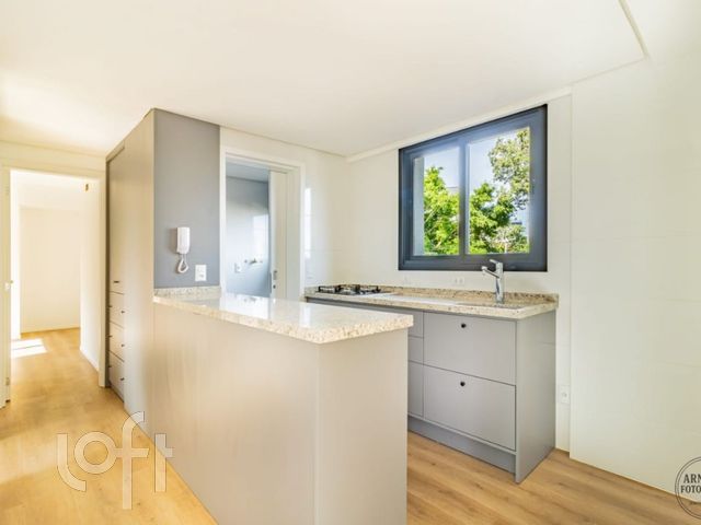 Apartamento com 80m², 2 dormitórios, 2 suítes, 2 vagas, Petrópolis em Porto Alegre