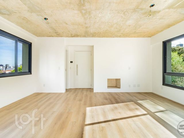 Apartamento com 80m², 2 dormitórios, 2 suítes, 2 vagas, Petrópolis em Porto Alegre