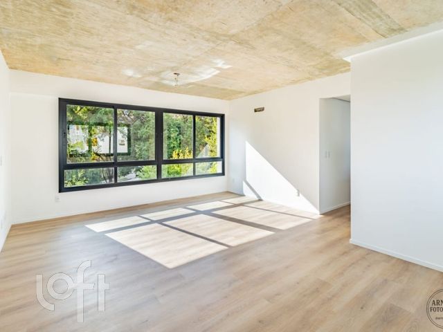 Apartamento com 80m², 2 dormitórios, 2 suítes, 2 vagas, Petrópolis em Porto Alegre