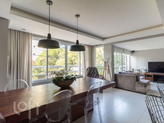 Apartamento com 132m², 2 dormitórios, 2 suítes, 1 vaga, Menino Deus em Porto Alegre