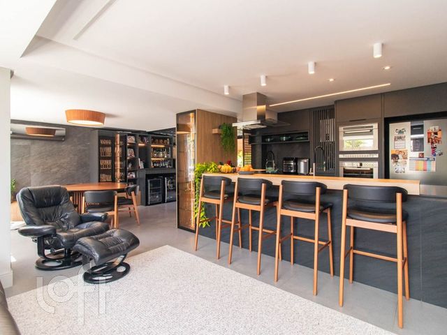 Apartamento com 132m², 2 dormitórios, 2 suítes, 1 vaga, Menino Deus em Porto Alegre