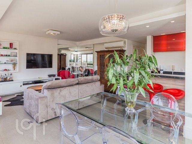 Apartamento com 109m², 3 dormitórios, 1 suíte, 2 vagas, Petrópolis em Porto Alegre