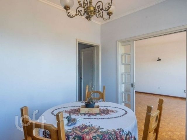 Apartamento com 132m², 3 dormitórios, 1 vaga, Menino Deus em Porto Alegre