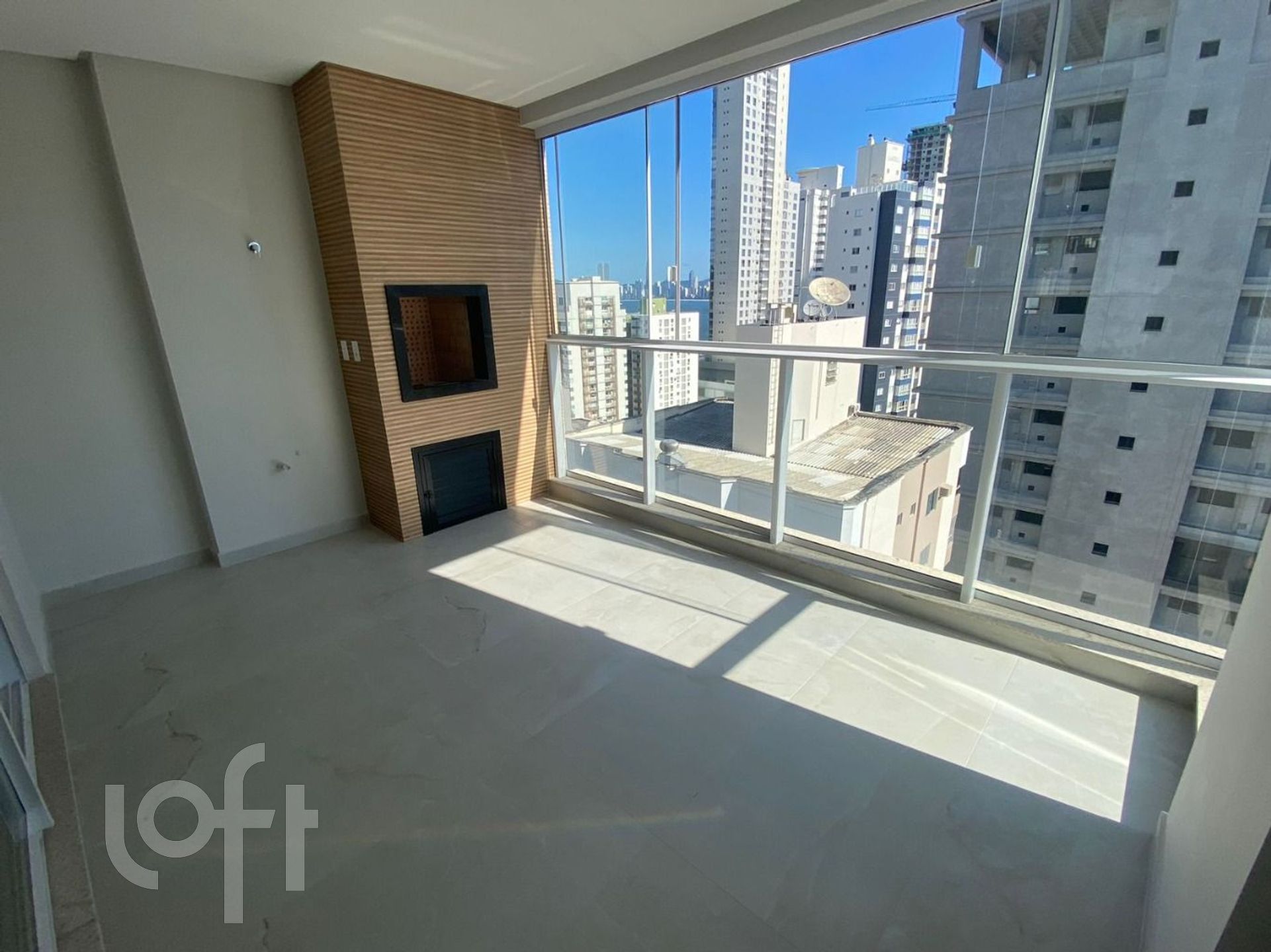 Apartamentos com 130m², 3 quartos, 3 suítes, 2 garagens, no bairro Pioneiros em Balneário Camboriú