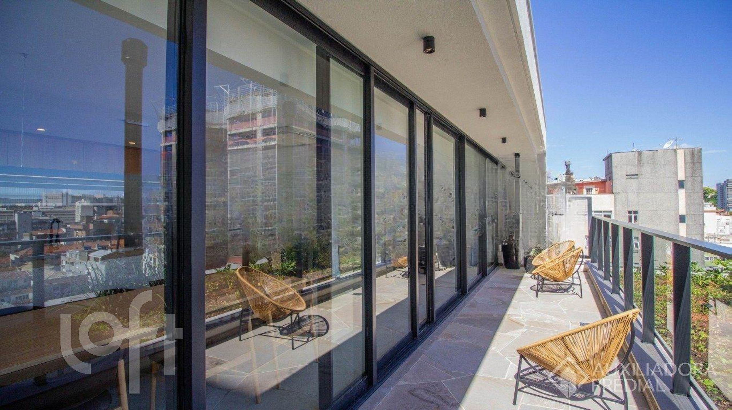 Apartamento com 52m², 1 dormitório, 1 suíte, Rio Branco em Porto Alegre