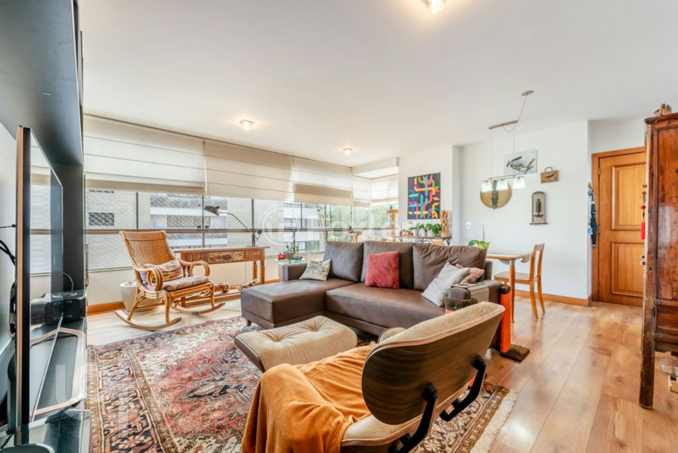 Apartamento com 101m², 3 dormitórios, 1 suíte, 2 vagas, Petrópolis em Porto Alegre