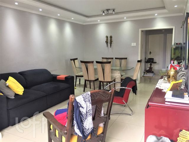 Apartamento com 136m², 3 dormitórios, 1 suíte, Santa Cecília em Porto Alegre