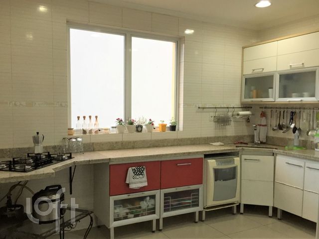 Apartamento com 136m², 3 dormitórios, 1 suíte, Santa Cecília em Porto Alegre