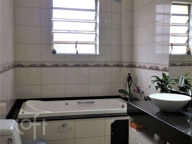 Apartamento com 136m², 3 dormitórios, 1 suíte, Santa Cecília em Porto Alegre