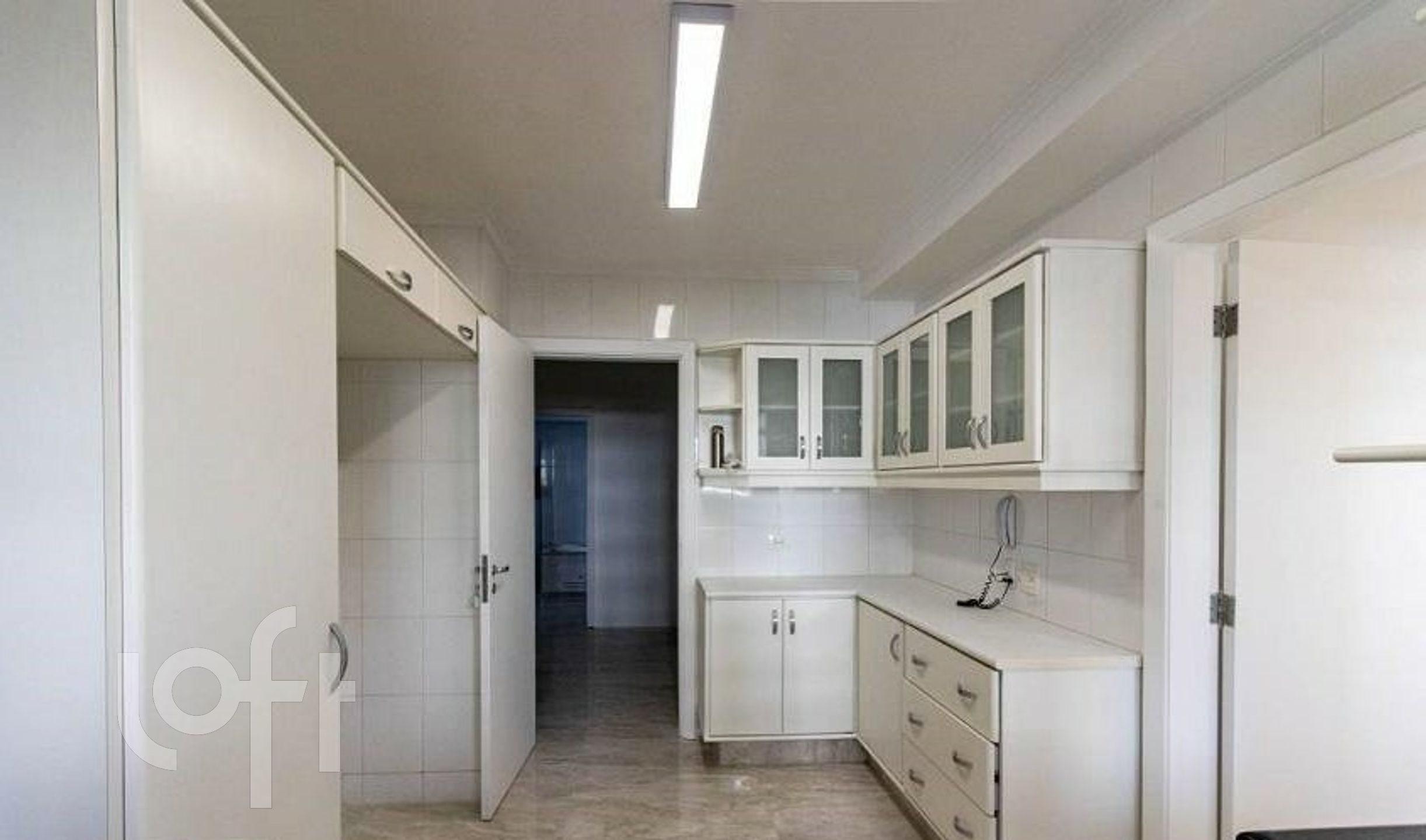 Apartamento à venda com 3 quartos, 210m² - Foto 1