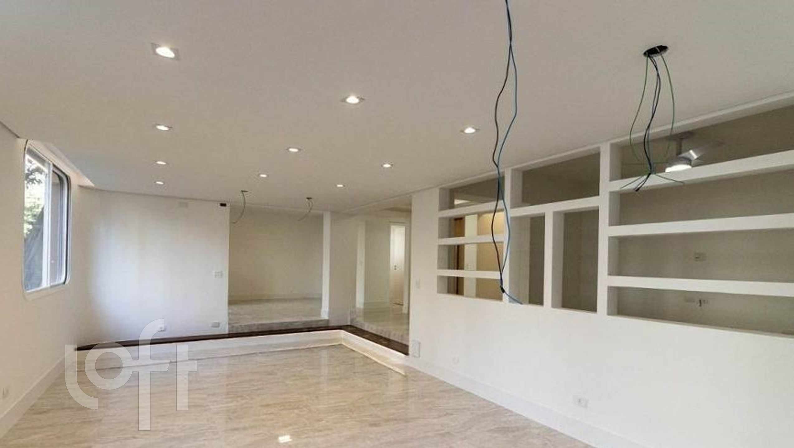 Apartamento à venda com 3 quartos, 210m² - Foto 2