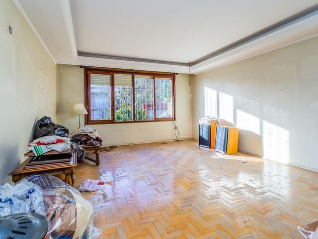 Casa com 181m², 3 dormitórios, 1 suíte, 3 vagas, Chácara das Pedras em Porto Alegre