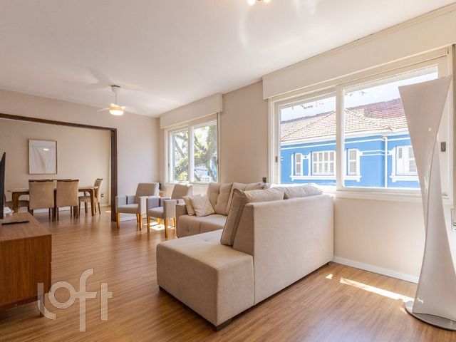 Apartamento com 147m², 4 dormitórios, 1 suíte, 1 vaga, Rio Branco em Porto Alegre