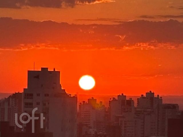 Apartamento com 126m², 3 dormitórios, 3 suítes, 2 vagas, Petrópolis em Porto Alegre