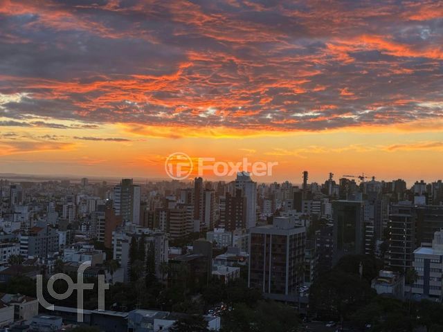Apartamento com 126m², 3 dormitórios, 3 suítes, 2 vagas, Petrópolis em Porto Alegre