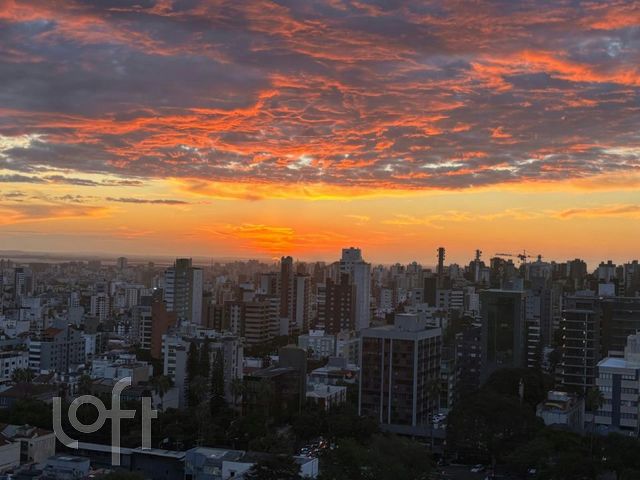 Apartamento com 126m², 3 dormitórios, 3 suítes, 2 vagas, Petrópolis em Porto Alegre