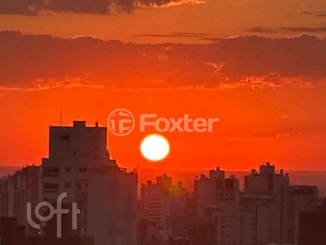 Apartamento com 126m², 3 dormitórios, 3 suítes, 2 vagas, Petrópolis em Porto Alegre