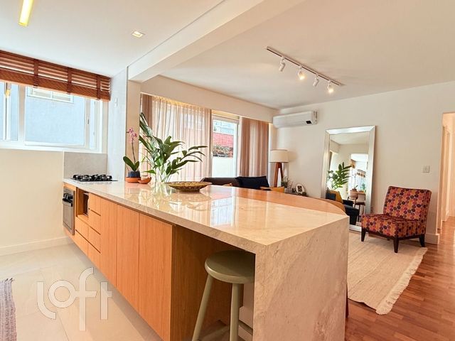Apartamento com 75m², 2 dormitórios, 1 vaga, Auxiliadora em Porto Alegre