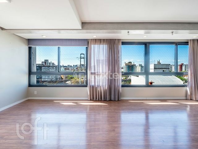 Apartamento com 104m², 3 dormitórios, 1 suíte, 2 vagas, Menino Deus em Porto Alegre