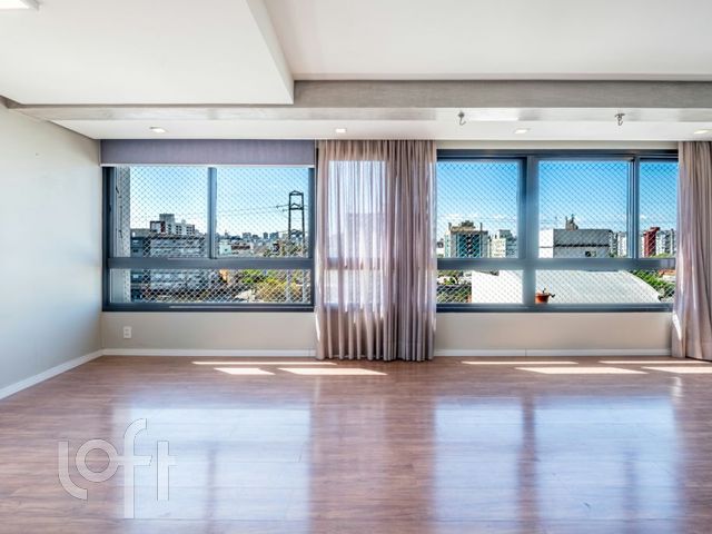 Apartamento com 104m², 3 dormitórios, 1 suíte, 2 vagas, Menino Deus em Porto Alegre