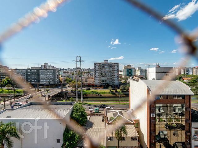 Apartamento com 104m², 3 dormitórios, 1 suíte, 2 vagas, Menino Deus em Porto Alegre