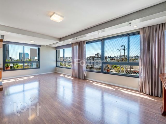 Apartamento com 104m², 3 dormitórios, 1 suíte, 2 vagas, Menino Deus em Porto Alegre