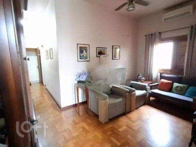 Casa com 90m², 2 dormitórios, 5 vagas, Santana em Porto Alegre