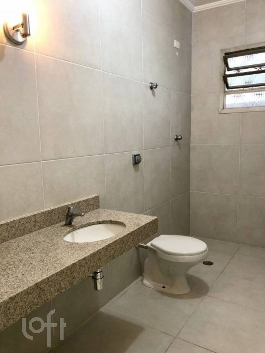 Casa à venda com 3 quartos, 250m² - Foto 1