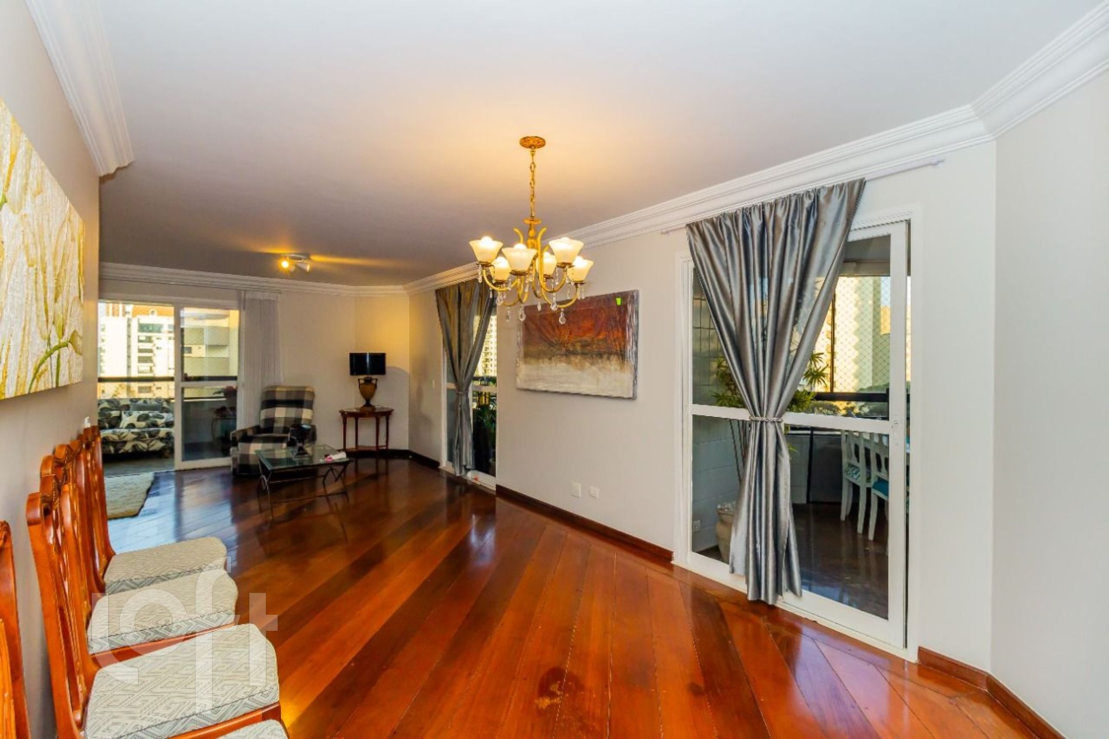 Apartamento à venda em Jardim Londrina com 230 m², 4 quartos, 4 vagas