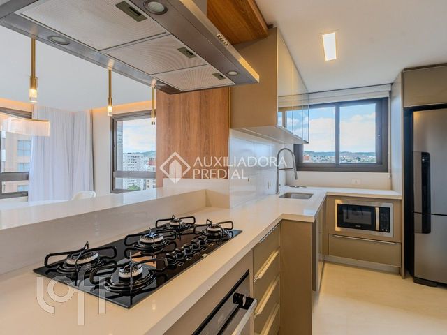 Apartamento com 125m², 3 dormitórios, 2 suítes, 2 vagas, Petrópolis em Porto Alegre