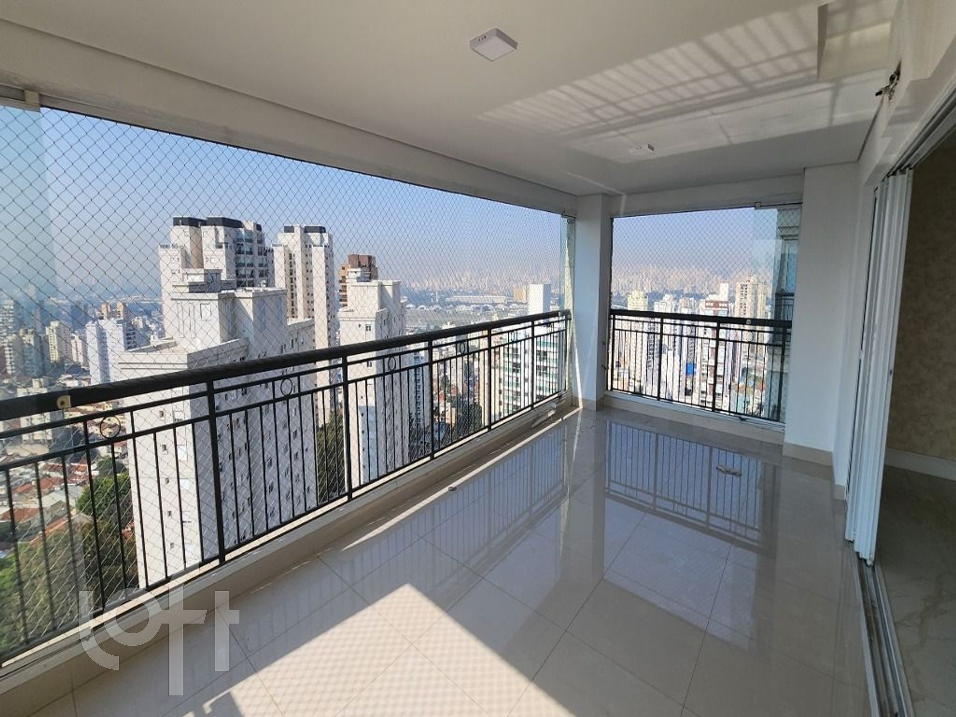 Apartamento à venda com 4 quartos, 260m² - Foto 2