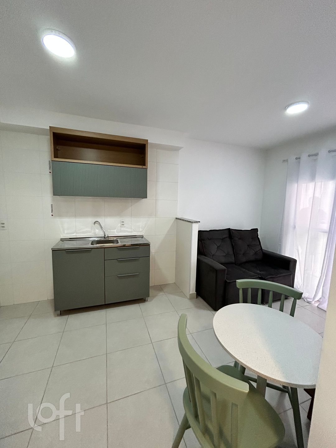 Apartamento à venda com 2 quartos, 35m² - Foto 2