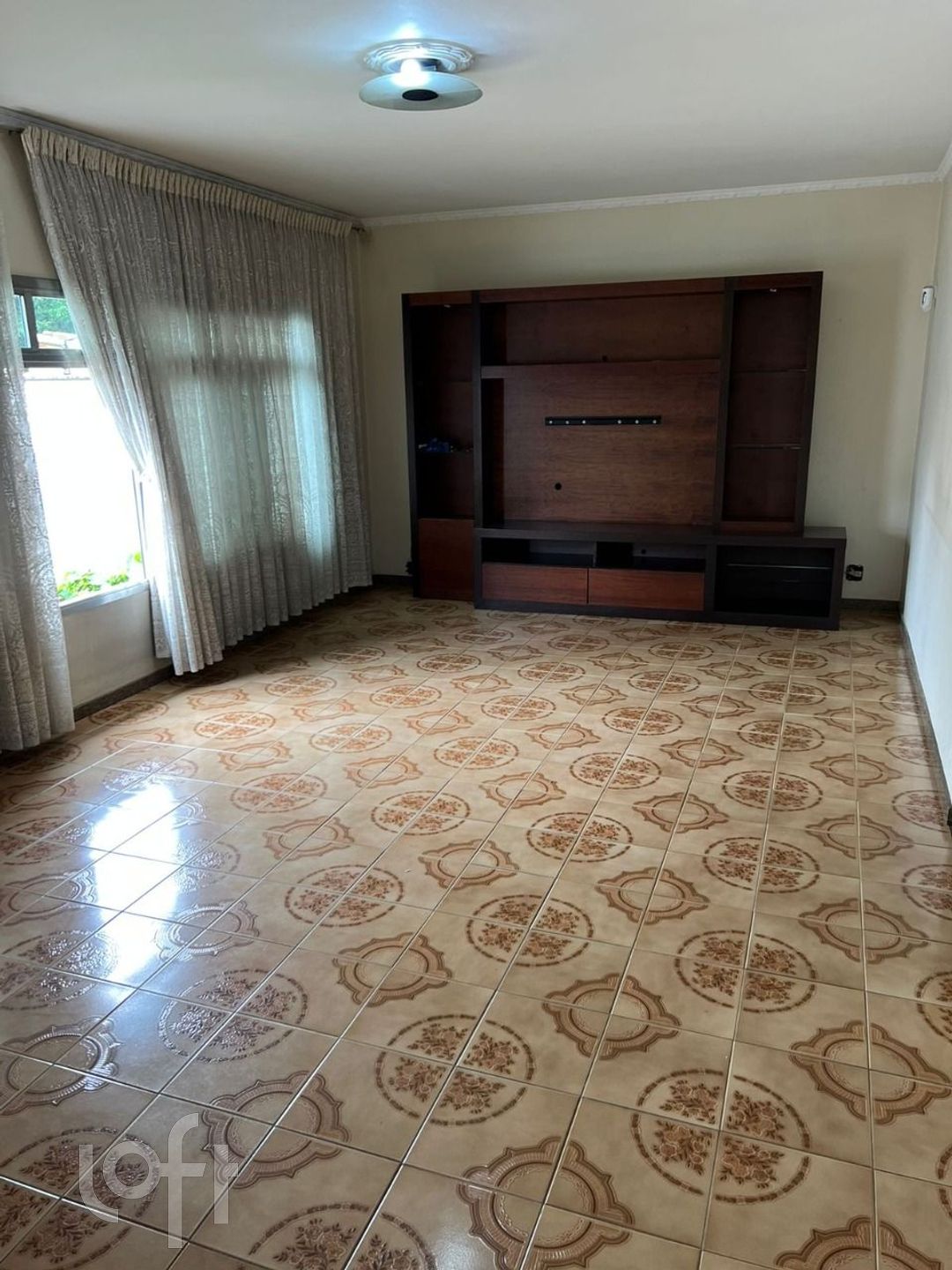 Casa à venda com 4 quartos, 295m² - Foto 1