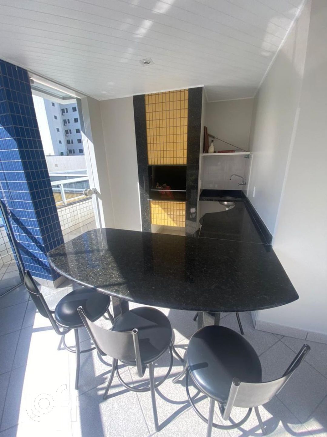 Apartamentos com 262m², 3 quartos, 1 suíte, 2 garagens, no bairro Centro em Balneário Camboriú